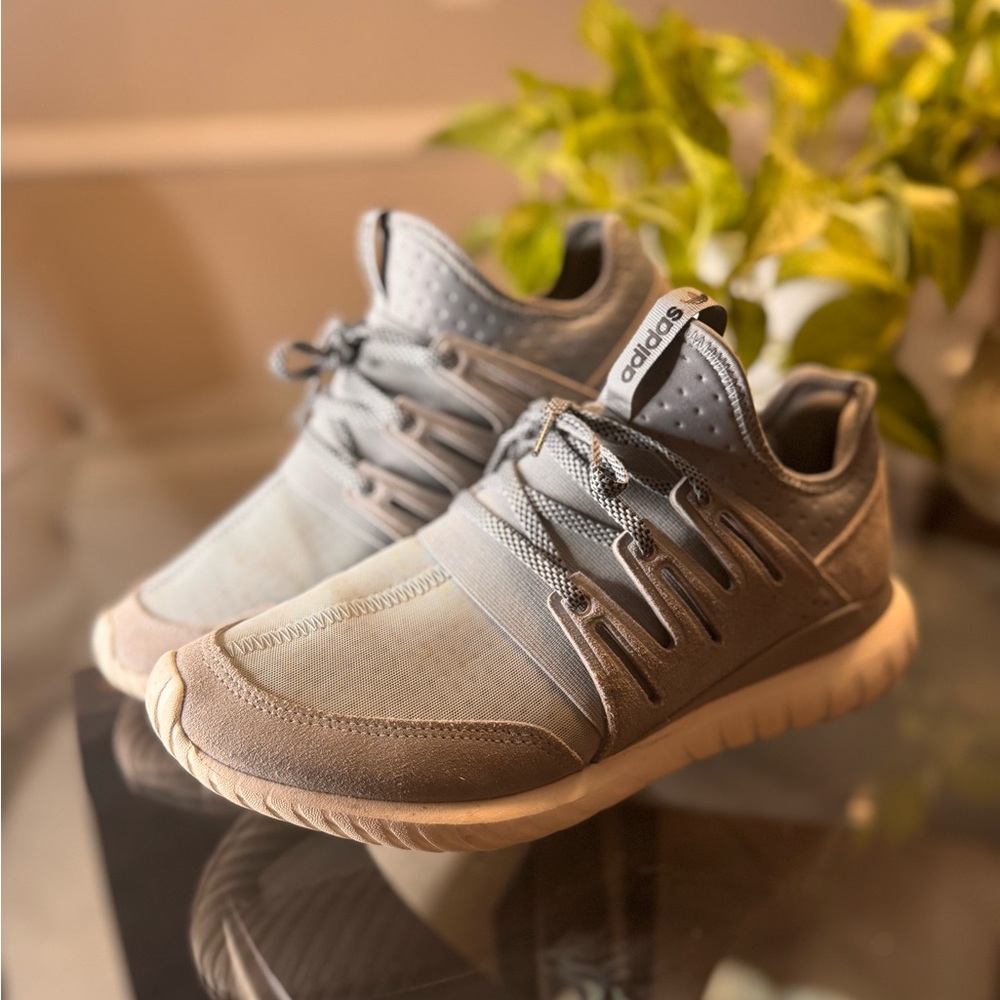 Adidas Tubular Radial ‘Light Gray’